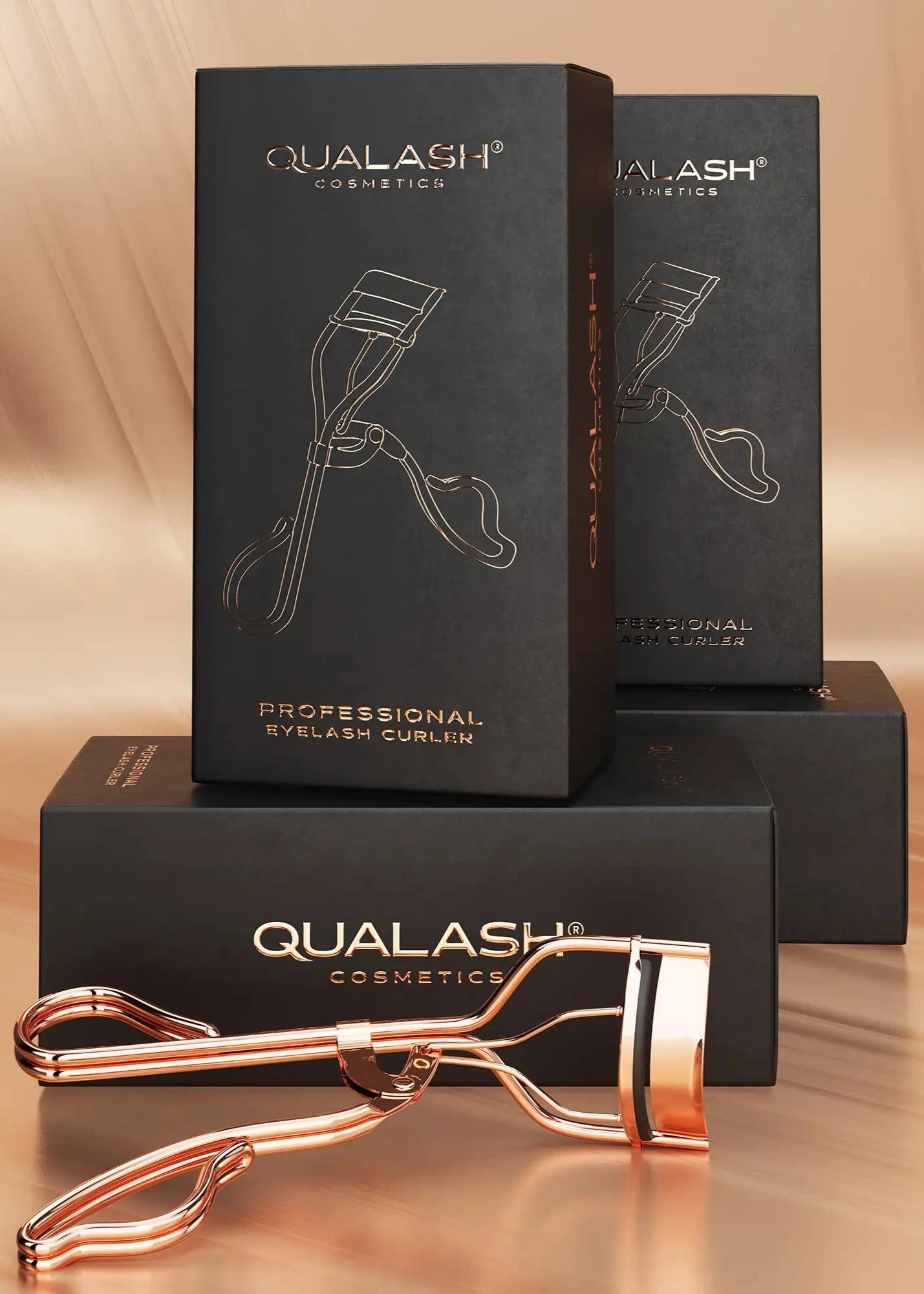 QUALASH kleštičky na řasy s elegantním černým balením – prémiová prezentace produktu